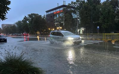 METEO: Aprilie vine cu vreme mai blândă, dar și ploi frecvente