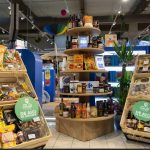 Artizani români, căutați de Carrefour: De la tarabă la Cetatea Neamțului pe rafturi