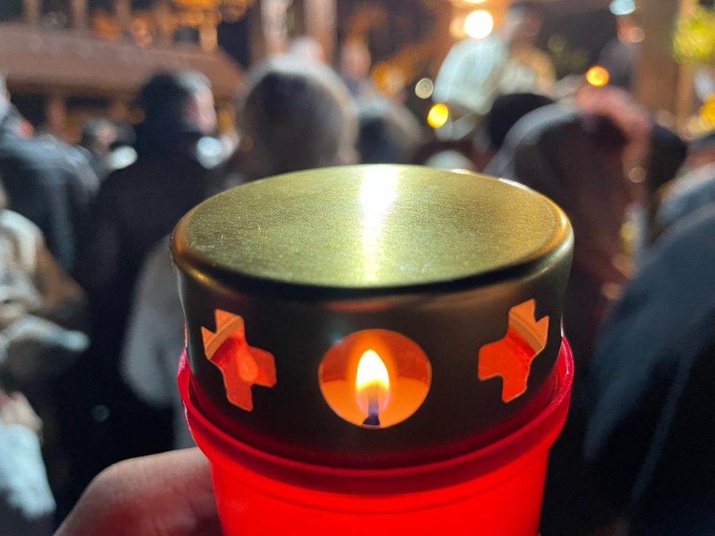 Înviere cu drujbă: Biserica de lemn și pădurea ucisă de lângă București