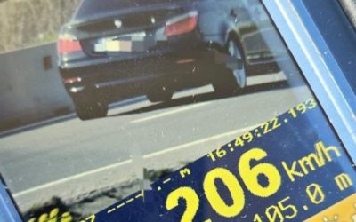 Șofer vitezoman, prins cu 206 km/h pe DN: „Crede că e pistă”, zice Poliția