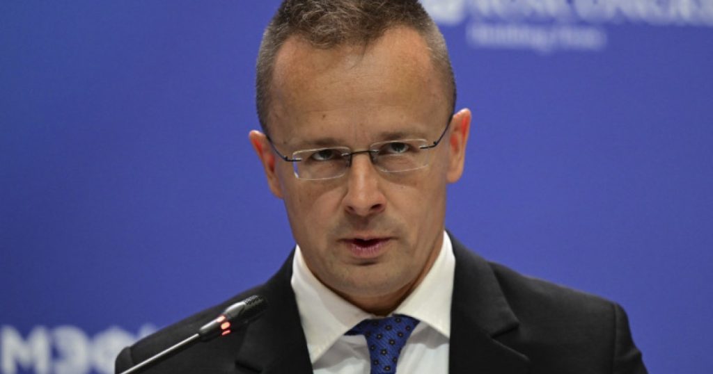 Scandal la Budapesta: Ministrul Szijjarto, acuzat de distrugerea documentelor