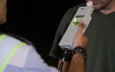 Șofer începător, prins beat cu copii în mașină: Whiskey și beri, la volan!