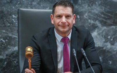 Parlamentar european cere referendum pentru ieșirea din NATO și OMS. Ce urmează? UE?