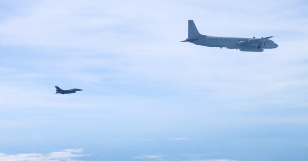 Avion de spionaj rusesc, interceptat de piloții români lângă Lituania