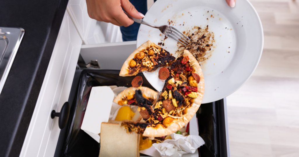 România, groapa de gunoi a alimentelor: 3,4 milioane tone risipite anual