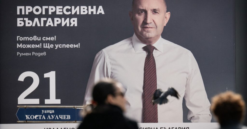 Radev, favorit în Bulgaria: Fostul președinte luptă cu corupția, arată sondajele