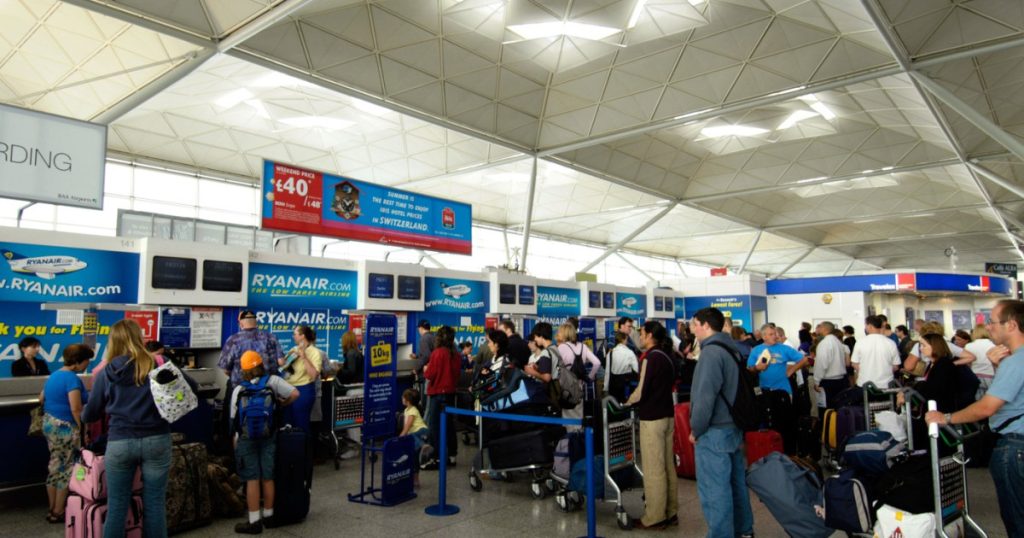 Ryanair: Check-in mai Rapid, ghișee închise cu 20 de minute mai devreme