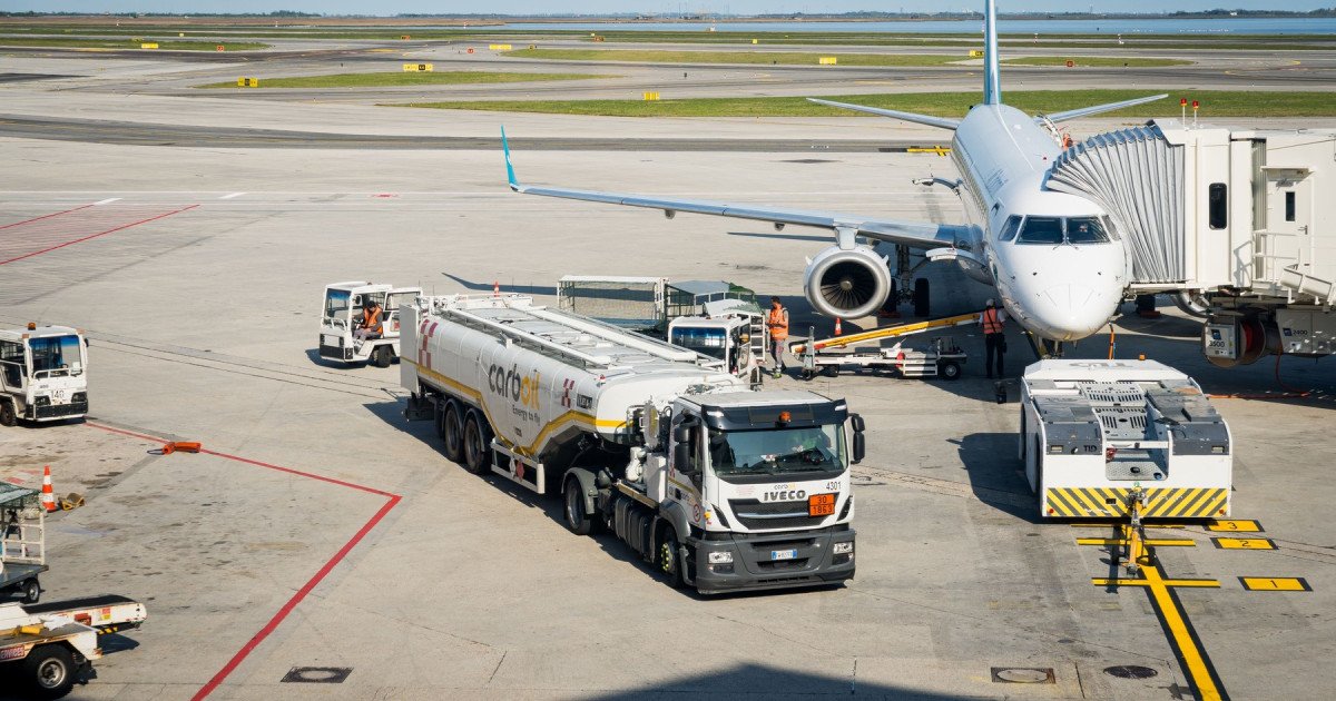 Avionul, mai scump ca niciodată? Europa, cu teamă de vacanțe anulate