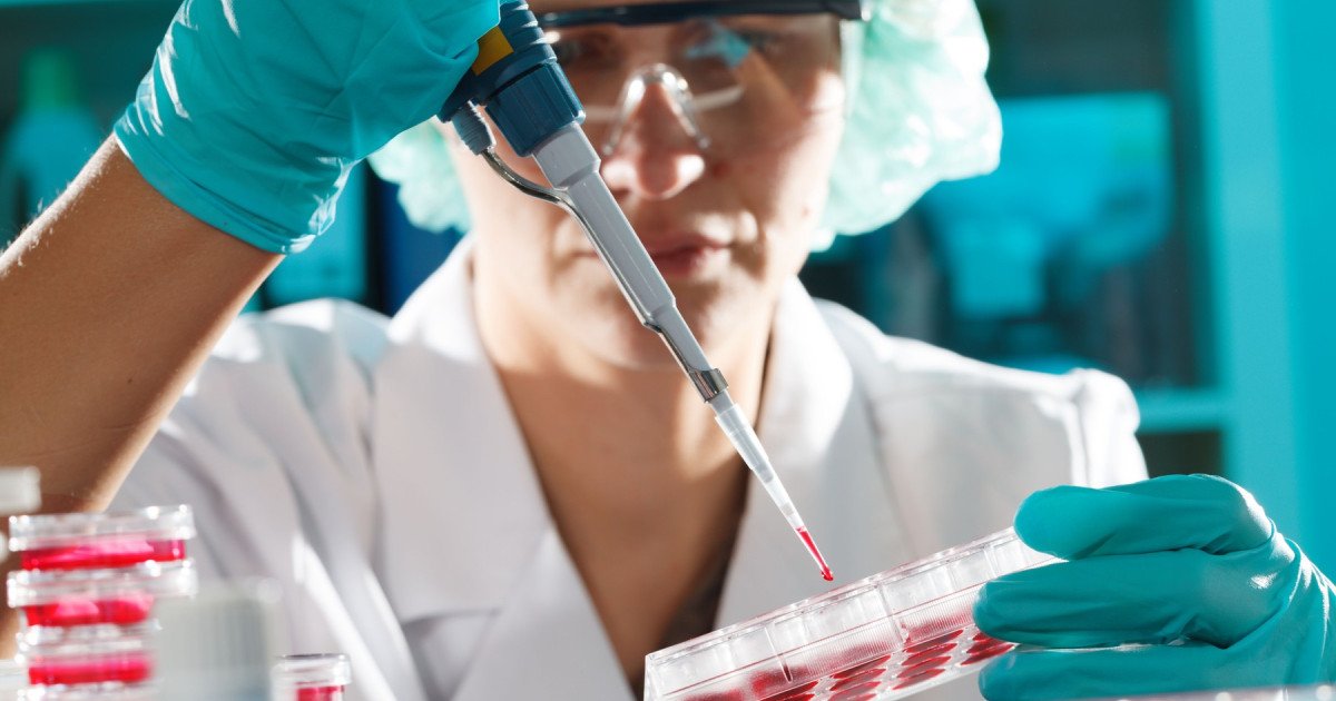 Un prim caz de infectare cu virusul gripal H9N2 la un pacient uman a fost confirmat în Europa, în Italia, pe data de 25 martie 2026