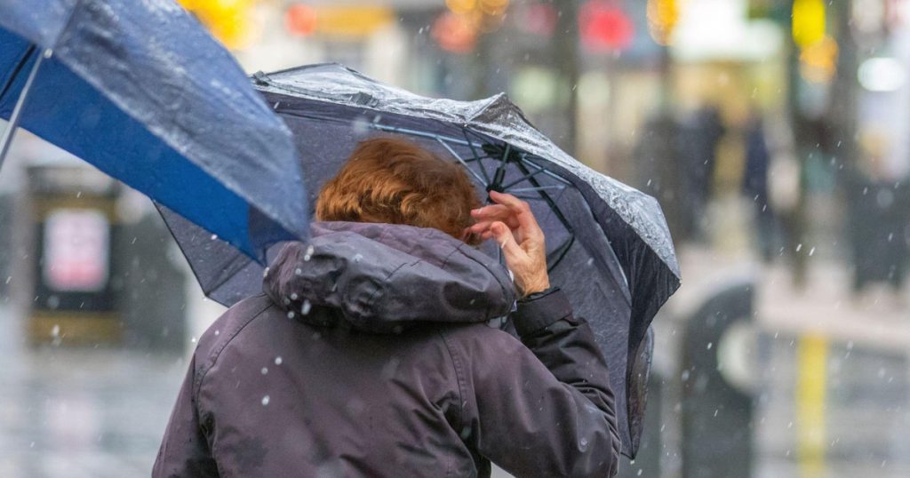 Vreme severă în România: ANM a emis coduri de vreme rea în toată țara Administrația Națională de Meteorologie (ANM) a emis o serie de avertizări meteo pentru următoarele zile, anunțând o înrăutățire a vremii în toată țara