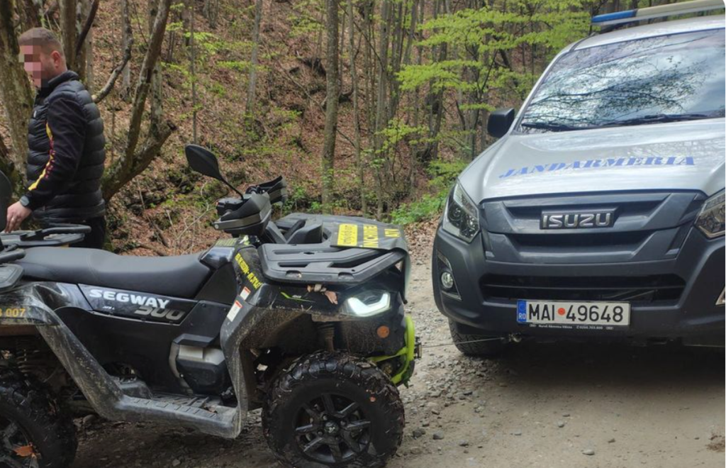 Tineri de 20 de ani, accident GRAV cu ATV-ul în Vâlcea: Căzuți de la 8 metri
