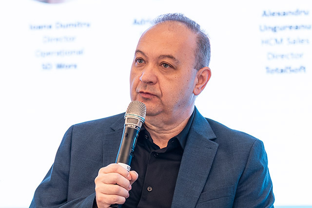 Productivitatea Muncii în Era AI: Mai Multe Rezultate, Aceiași Oameni