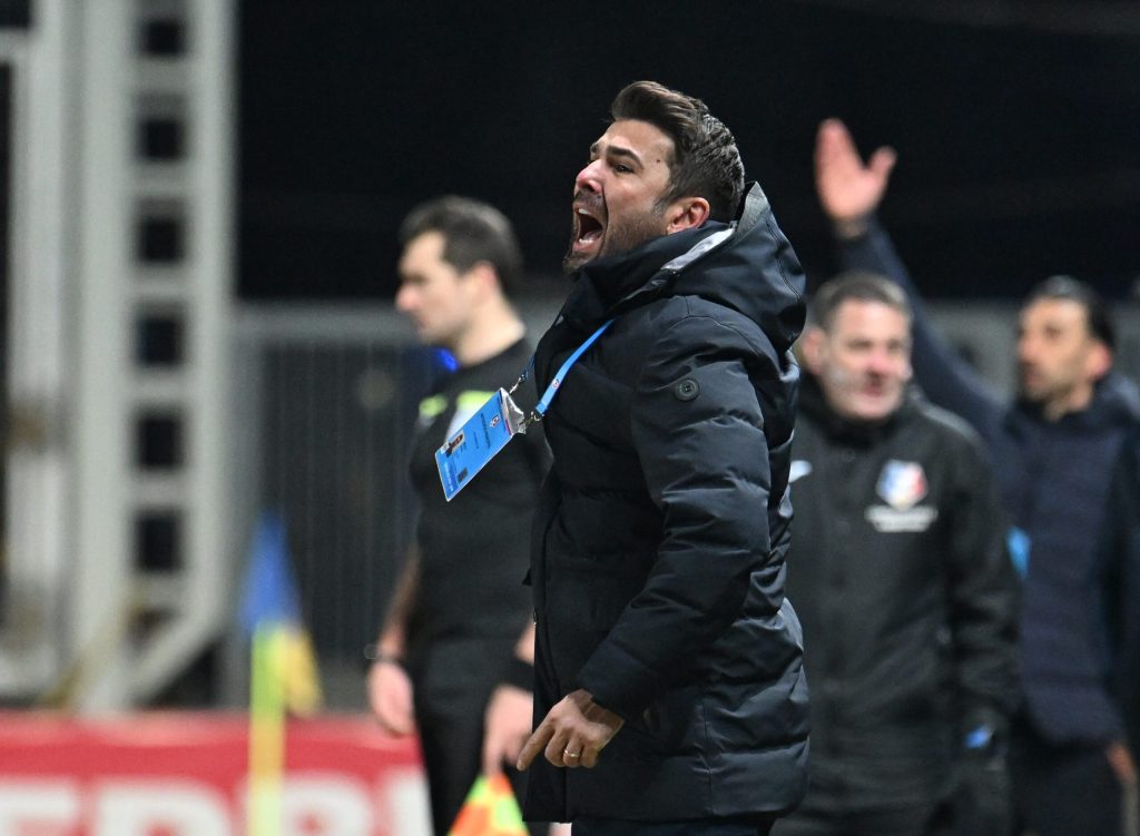 Mutu, furios pe Superliga: „E o rușine!” Ce a spus antrenorul în direct