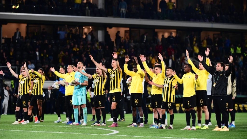 Tragedie la Atena: Ce s-a strigat pe stadion după ratarea lui Marin în Conference League