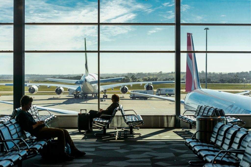 Taxă de protecție la agențiile de turism: Românii, țepuiți legal