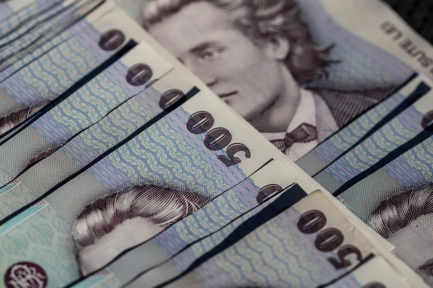 Ajutorul de deces: Cine sunt beneficiarii și ce pași trebuie urmați Un ajutor de deces în valoare de 4.596 lei este acordat familiilor asiguraților sau pensionarilor decedați