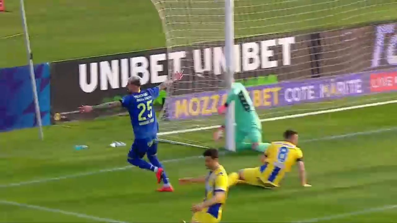 Unirea Slobozia – Petrolul: 1-0, gazdele conduc, dar joacă în zece