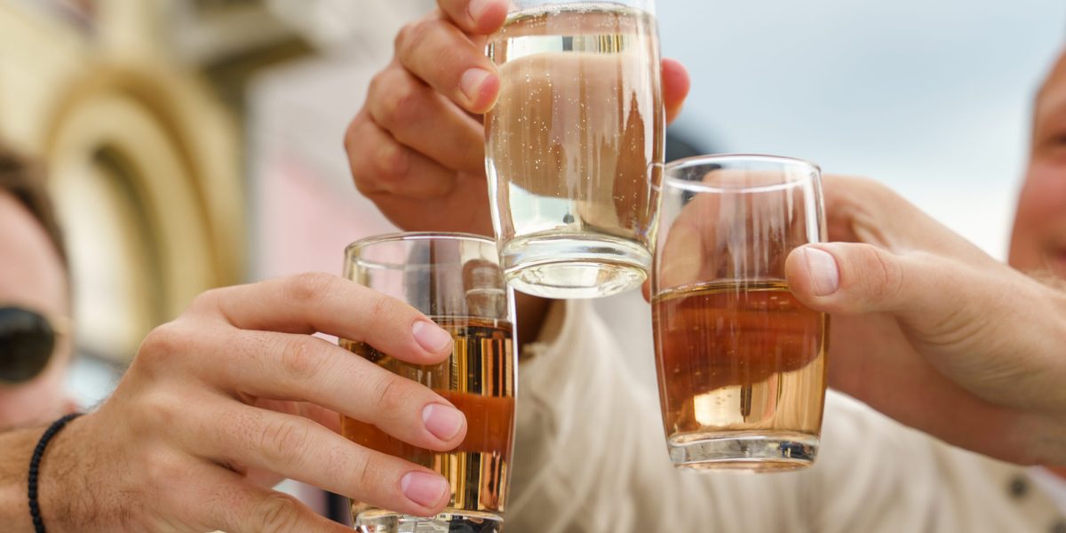 Masa de Paște, un pericol ascuns. Cum ne protejăm familiile în România?