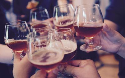 Cât durează să scapi de alcool? Cât te „prinde” etilotestul, riscul de permis