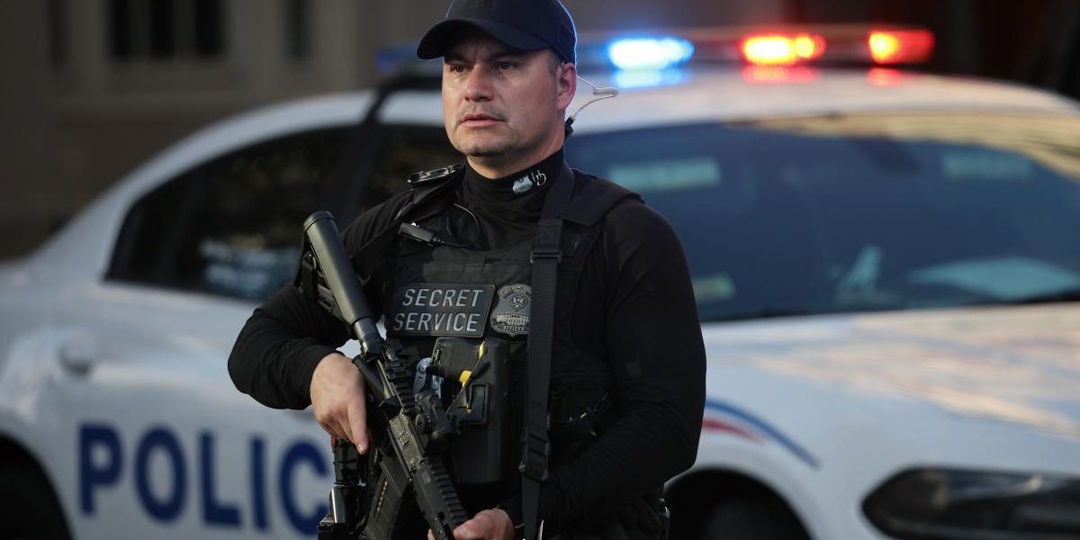 alerta-la-casa-alba-s-au-tras-focuri-de-arma-in-parcul-din-apropiere-un-suspect-este-cautat-1058541.webp - JurnalUrban