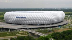 allianz_arena_resized-300x169.jpg - JurnalUrban