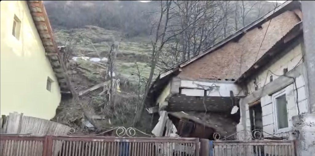 Slatina: Terenuri pentru sinistrați, cu plata în 10 ani. Șapte familii evacuate