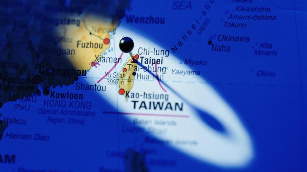 O dezbatere aprinsă privind strategia de securitate a Taiwanului a reizbucnit în ultimele zile, pe fondul schimbării priorităților Statelor Unite ale Americii, care par a fi mai preocupate de conflictul din Iran