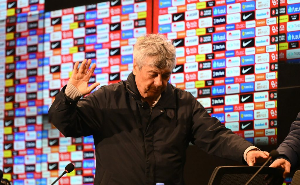 Mircea Lucescu, o figură emblematică a fotbalului românesc, se retrage din scenă, lăsând în urmă o moștenire impresionantă