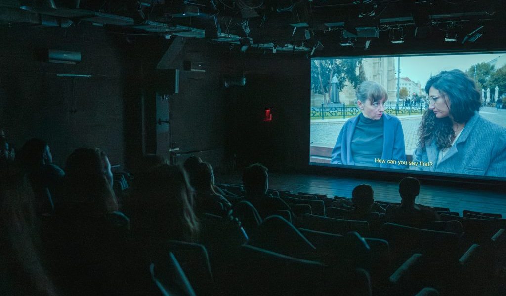 O selecție a celor mai apreciate filme românești revine pe marile ecrane în aprilie, într-un maraton cinematografic dedicat celor două decenii de cinematografie autohtonă