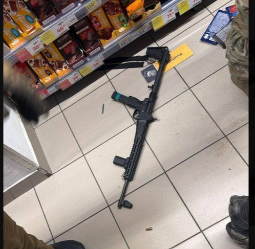 Armat cu mitralieră, un bărbat a terorizat Kievul înainte de arestare