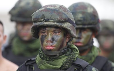 De ce tinerii thailandezi aleg uniforma militară: Explicații surprinzătoare