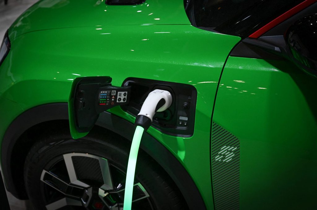 Creșterea prețurilor la combustibili propulsează vânzările de electrice în Europa