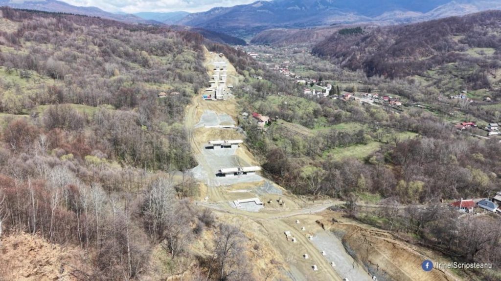 Autostrada Carpaților: Tunelul Poiana, forat de „cârtița” TBM, avansează