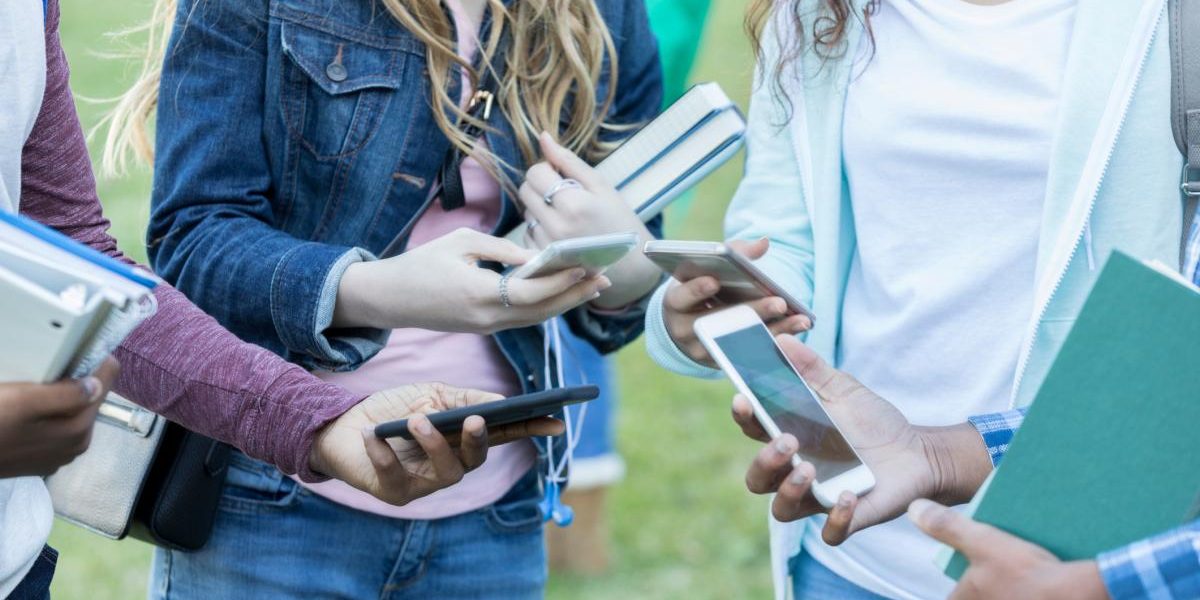 Avertisment pentru Europa: Australia interzice rețelele sociale adolescenților