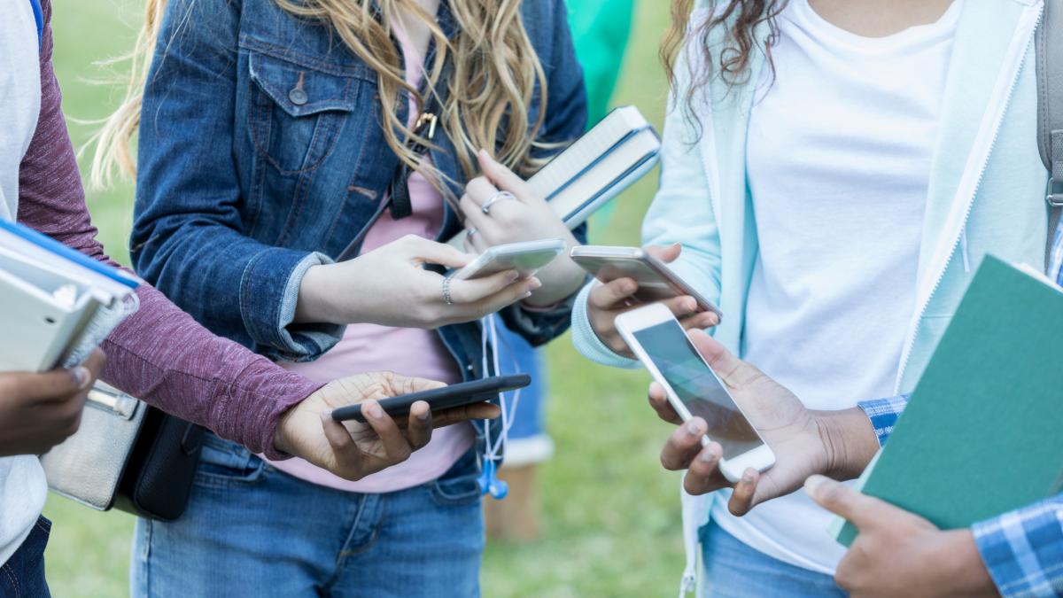 Australia lansează un avertisment dur cu privire la posibilele lacune în implementarea restricțiilor privind accesul minorilor la rețelele sociale, după ce a devenit prima țară care a impus astfel de măsuri
