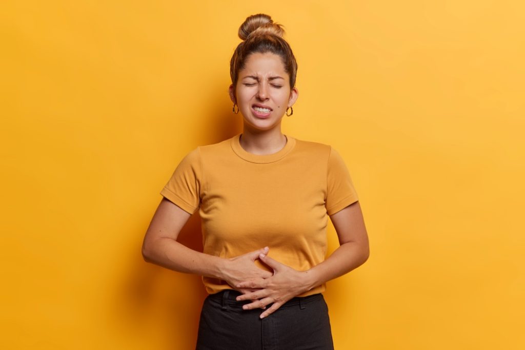 Balonarea după masă: Ce soluții simple recomandă specialiștii din România