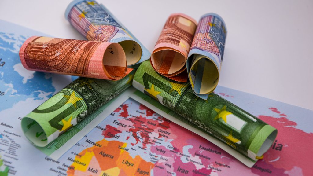 Buget record UE: 2 trilioane euro. Mureșan: Pentru un euro, România primește 3