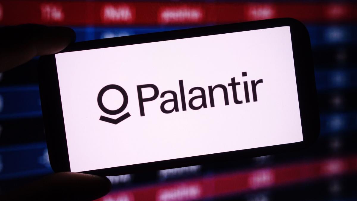 Bani europeni în Palantir: 100+ bănci și fonduri majorează investițiile în tehnologie