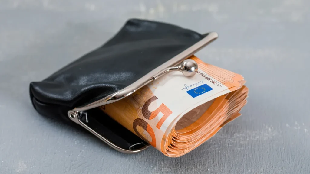 Străini, prinși pe autostradă după jaful de 60.000 lei: Polițiștii, intervenție-fulger