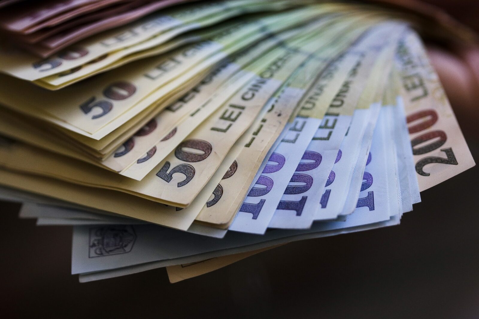 ÎCCJ decide: Salarii mărite cu 50% pentru magistrații cu vechime, inclusiv sporul de la Secția Specială