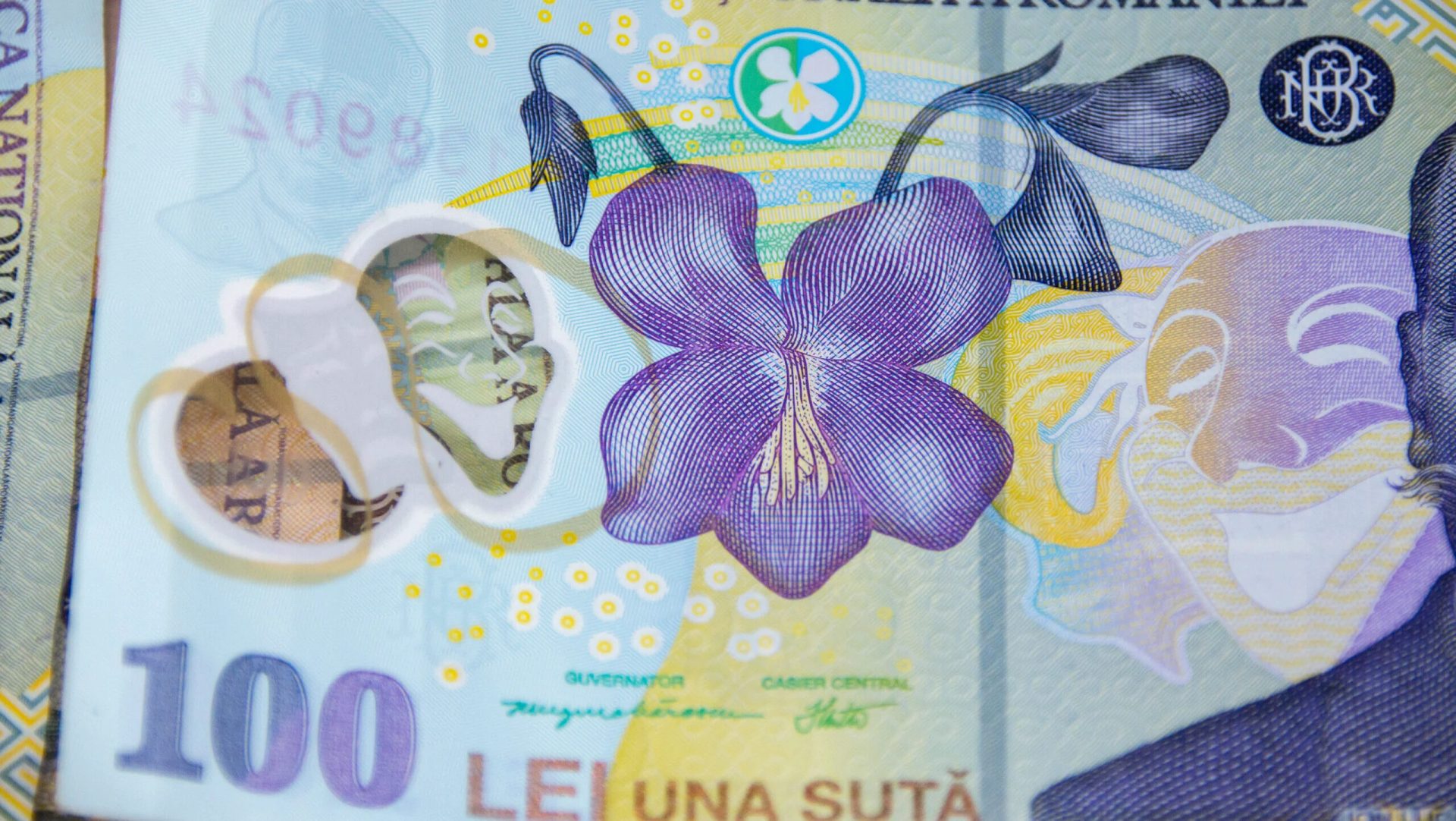 Românii pot investi din nou în titluri de stat Tezaur București – Românii au din nou posibilitatea să investească în titluri de stat prin programul „Tezaur”