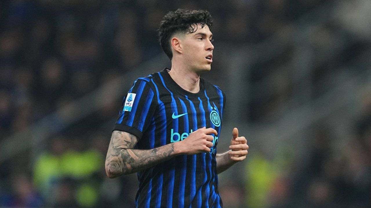 MAROTTA, APĂRĂTORUL DIN UMBRĂ AL LUI BASTONI: PREGĂTIT PENTRU DERBIUL CU AS ROMA MILAN – Înainte de cruciala confruntare cu AS ROMA, Giuseppe MAROTTA, directorul sportiv al lui INTER MILAN, a ieșit public pentru a-i acorda un sprijin necondiționat fundașului Alessandro BASTONI