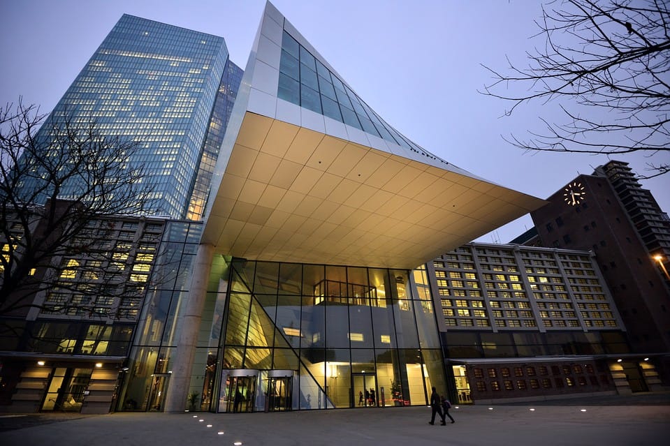 BCE: Profiturile băncilor din Zona Euro sfidează turbulențele geopolitice