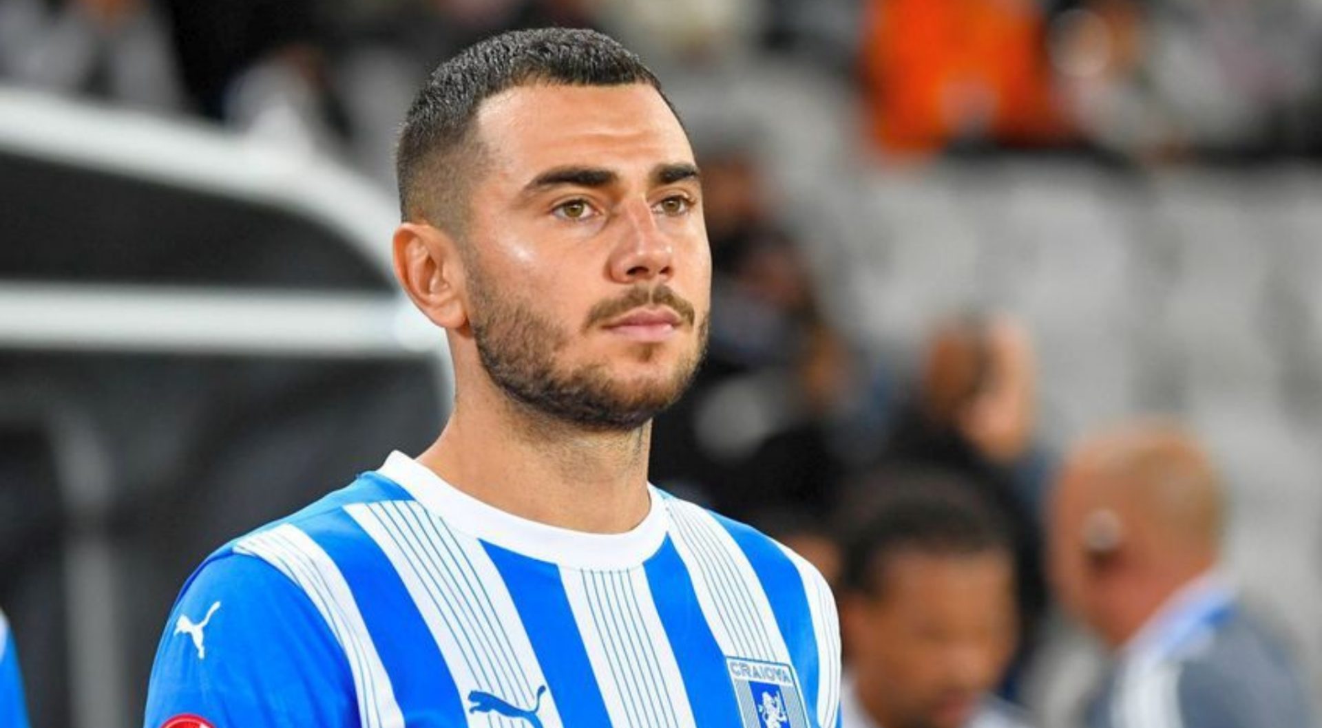Universitatea Craiova a învins pe CFR Cluj cu 2-0 într-un meci crucial din Superliga României, urcând pe primul loc al clasamentului