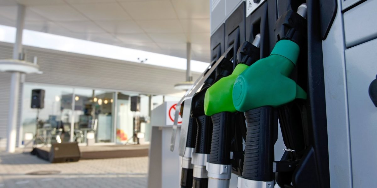 benzinarie-benzina-combustibili-motorina.jpg - JurnalUrban