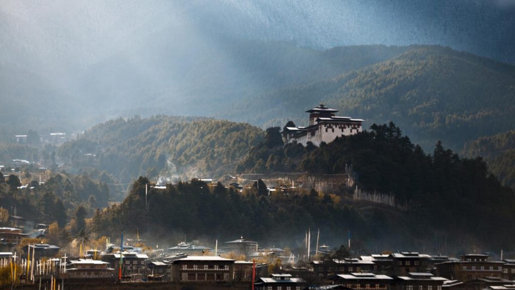 Bhutan, record NEGATIV: A vândut 70% din Bitcoin în 18 luni, oprește minarea