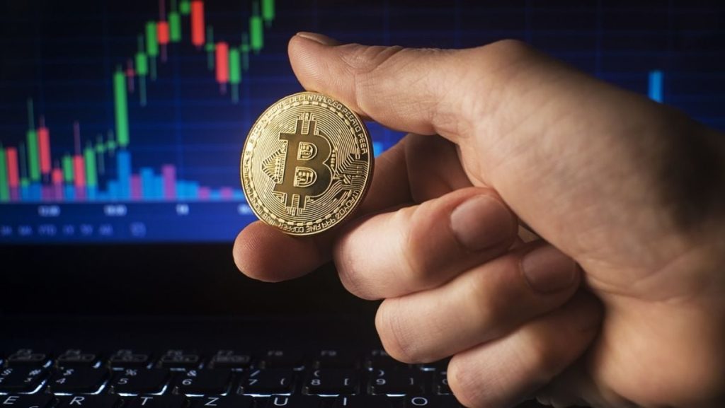 Cine-i misteriosul Satoshi Nakamoto? Un personaj căutat în lumea Bitcoin