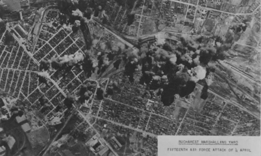 Bombardamentele aliată: Atacul asupra infrastructurii petroliere românești din 1944 Bucureștiul și alte orașe românești au fost ținta unor bombardamente intense din partea aviației aliate în timpul celui de-al Doilea Război Mondial, începând cu 4 aprilie 1944