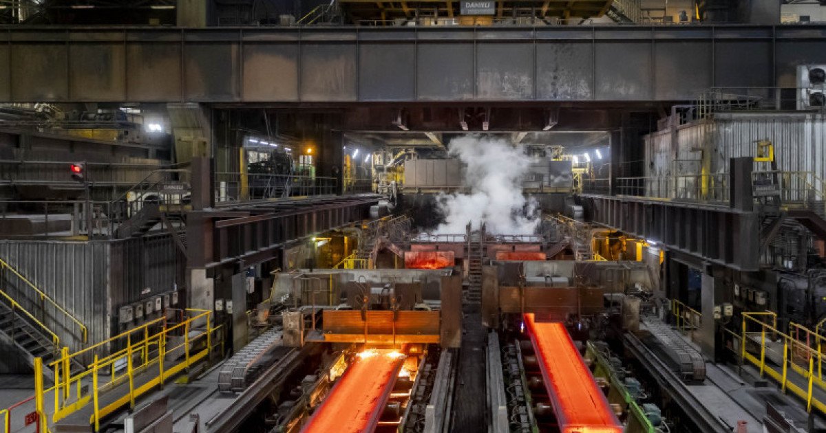 Consiliul Concurenței a dat undă verde: Grupul Umbrărescu preia combinatul ArcelorMittal Hunedoara Consiliul Concurenței a autorizat tranzacția prin care UMB Steel SRL, parte a grupului UMB deținut de familia Umbrărescu, vrea să preia activele ArcelorMittal Hunedoara SA