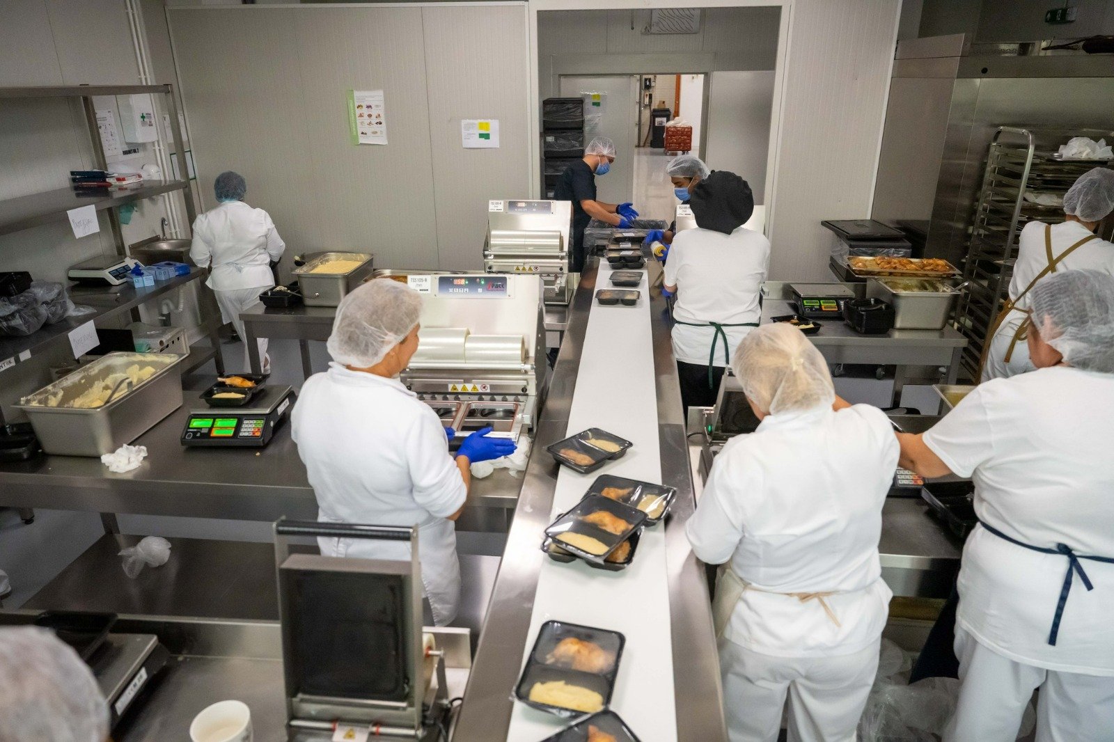 Banca Locală de Alimente Sector 6 vrea parteneriate cu operatorii agroalimentari pentru a reduce risipa Banca Locală de Alimente Sector 6 își propune să colaboreze cu companiile din domeniul agroalimentar pentru a diminua risipa alimentară